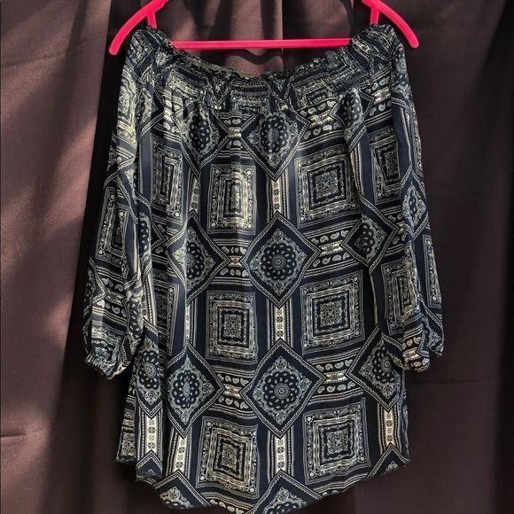 2/15$ Blouse/ top - Picture 3 of 5